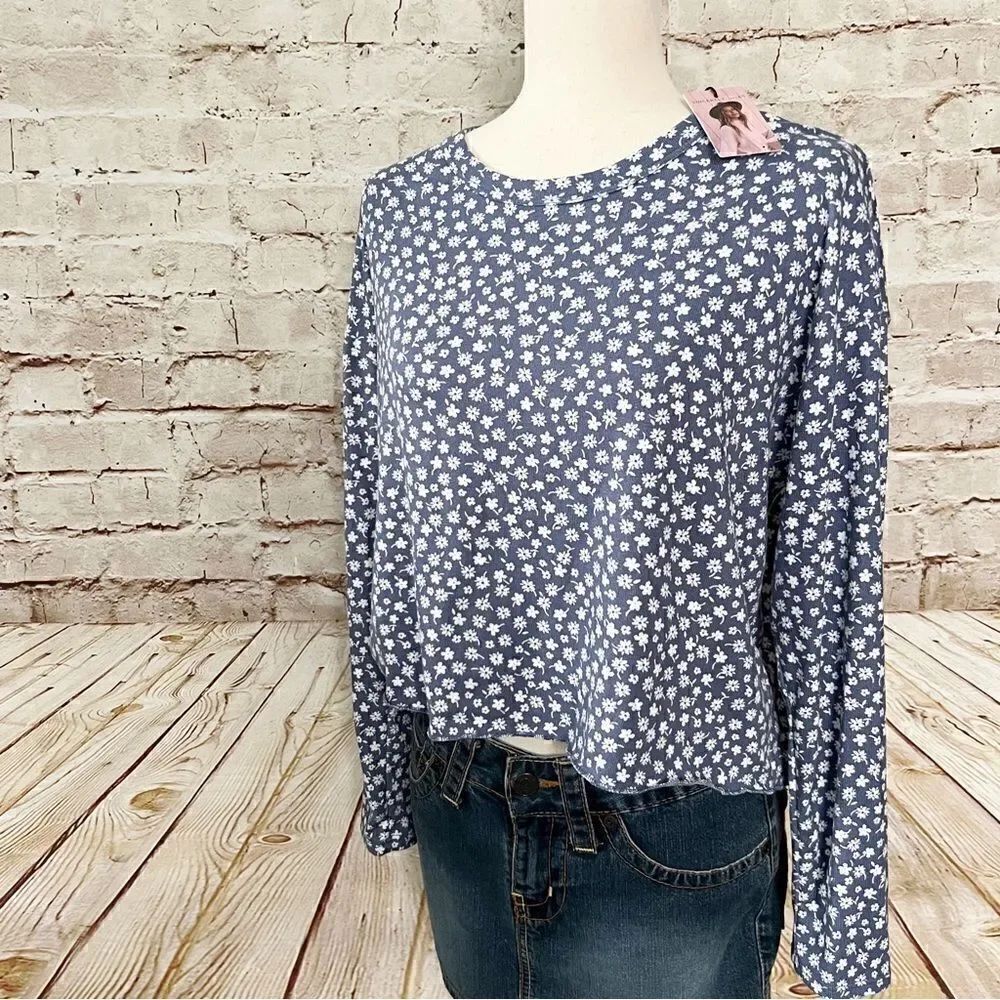 Sincerely Jules floral knit cropped top